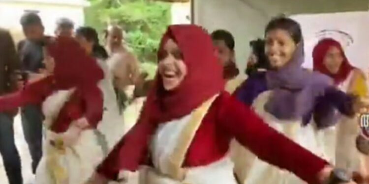 Video of Kerala Hijab wearing students celebrating Onam at school goes ...